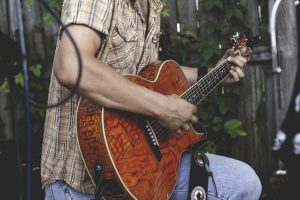 acoustic strum chord